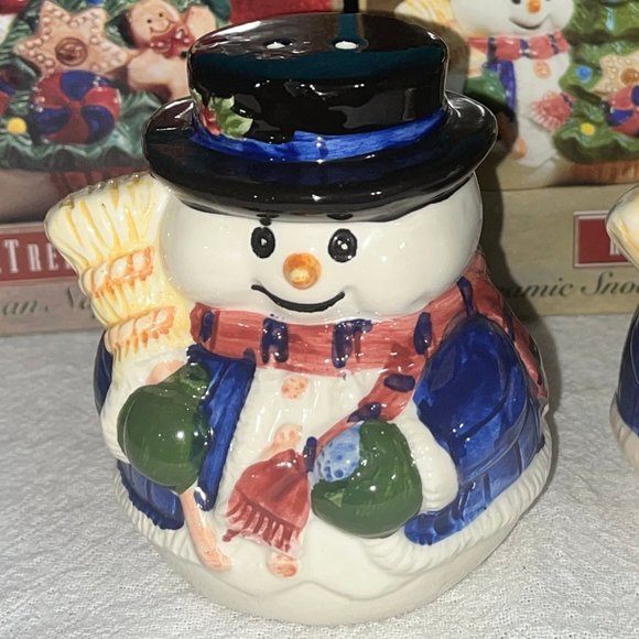 Vintage Ceramic Snowman Napkin Holder, Candle Holders, Salt and Pepper Set - Picture 13 of 16